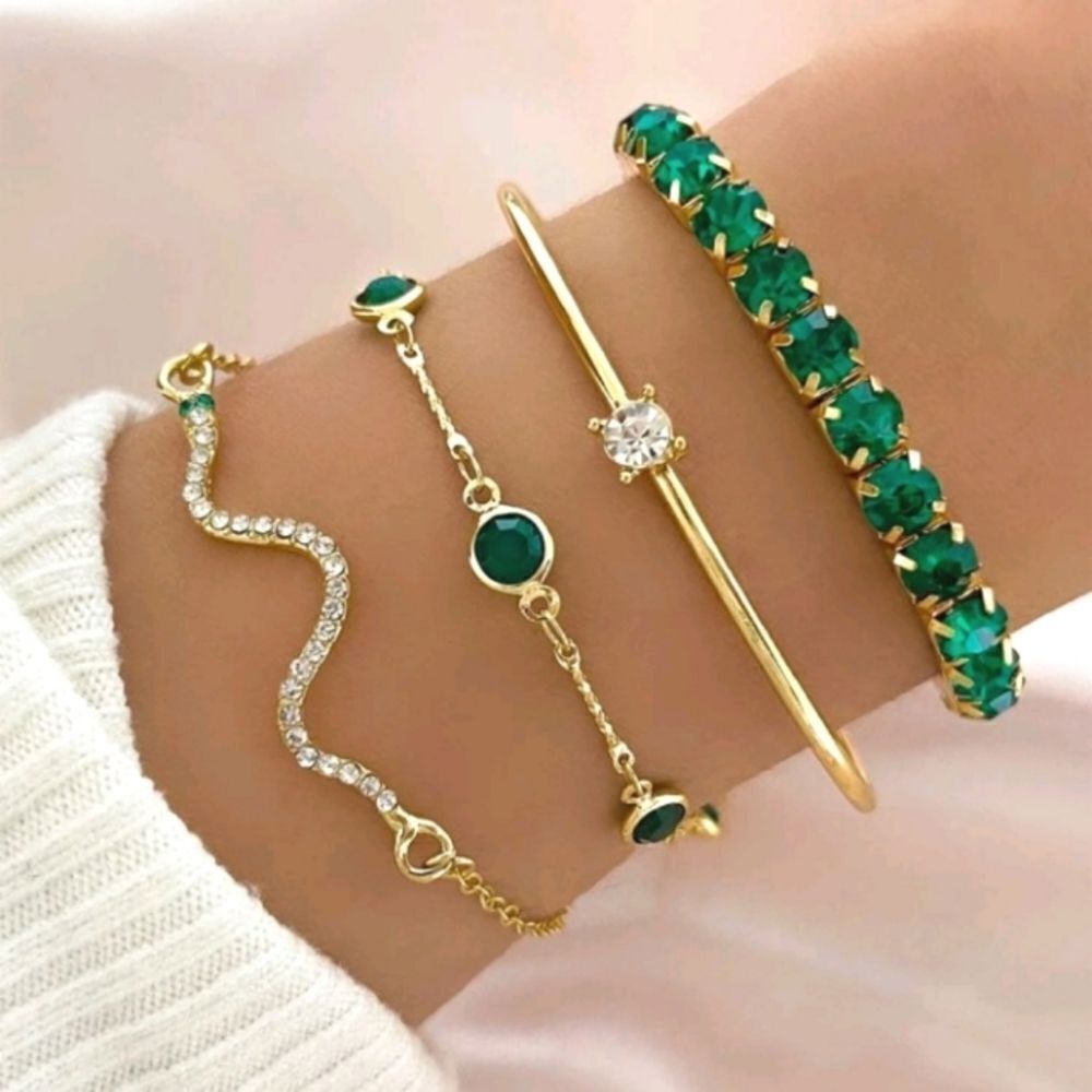 Stunning snake bracelet set
